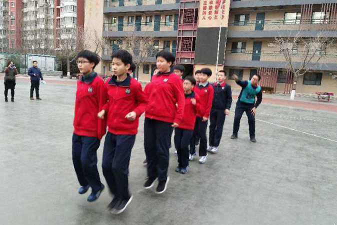20190108163343_10班决赛跳绳.jpg