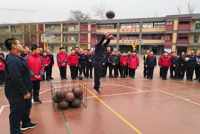 20190108163619_校园吉尼斯投篮.jpg