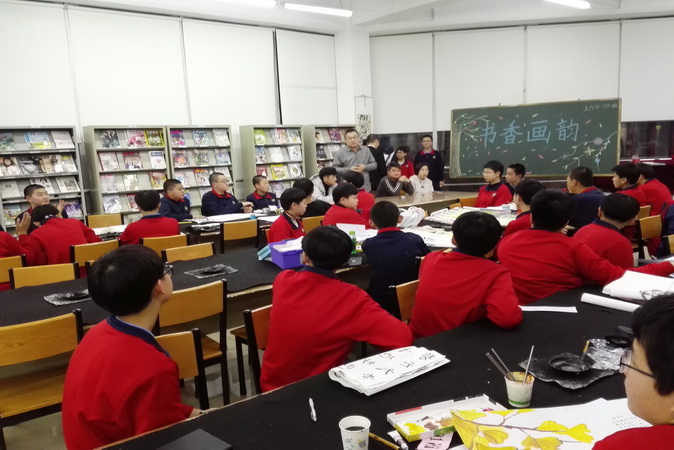 20190108165852_老师给同学们演讲.jpg