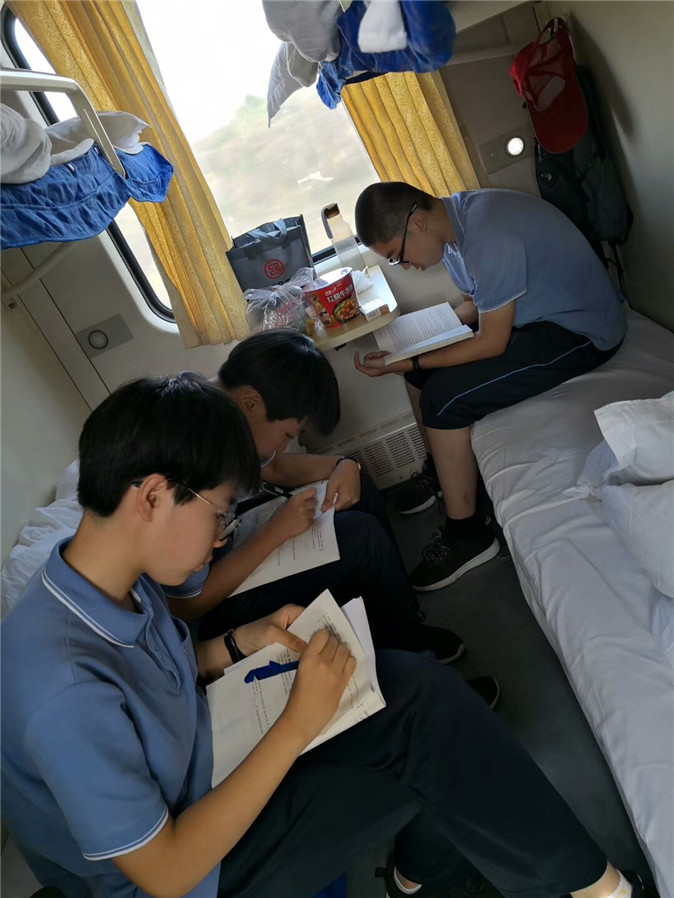 20190714204552_研学途中齐用功.jpg 研学途中齐用功.jpg