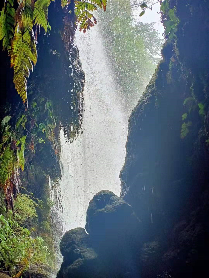 20190714205754_8水帘洞探秘.jpg 8水帘洞探秘.jpg