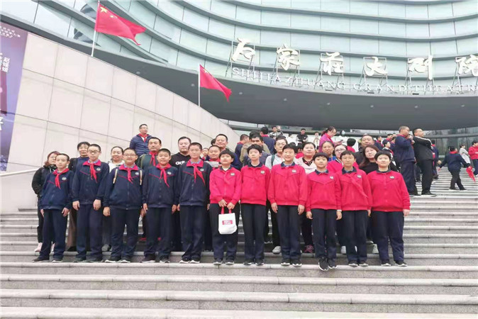 20191015153835_Q1901班.jpg Q1901班.jpg