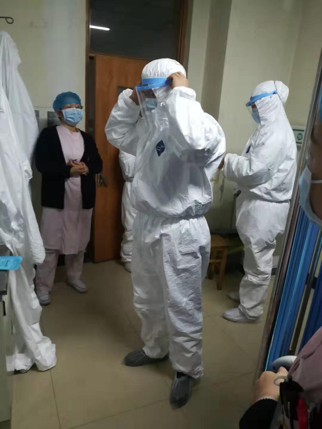 秦菊老师爱人准备值班.jpg 秦菊老师爱人准备值班.jpg