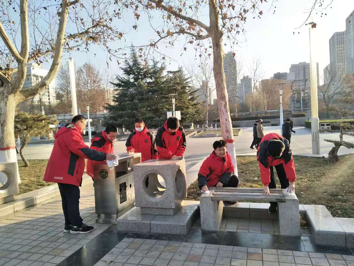 20221114173741_打扫人民广场6.jpg