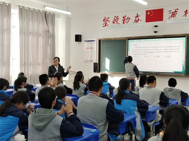 英语上课.jpg